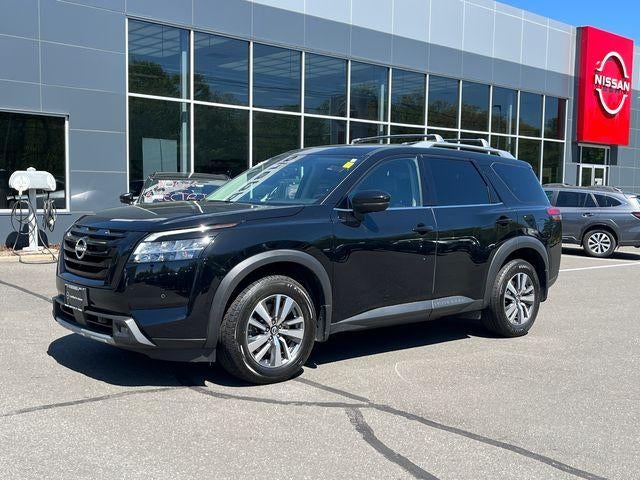 2023 Nissan Pathfinder SL 4WD in Black — front three-quarter view
