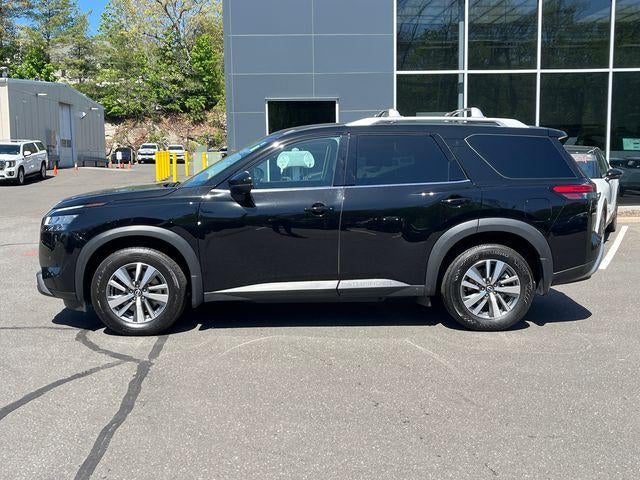 2023 Nissan Pathfinder — side profile view